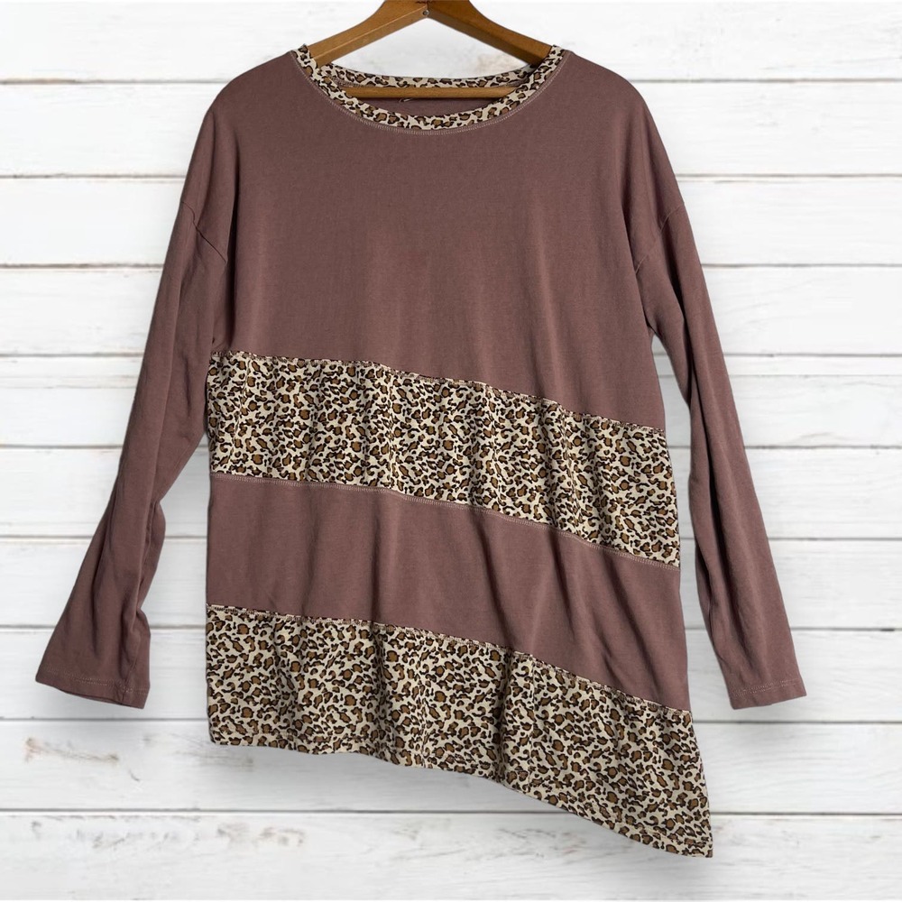 Easel‎ Animal Print Striped Long Sleeve Asymmetrical Hem Top Small